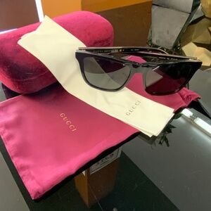 Gucci sun glasses